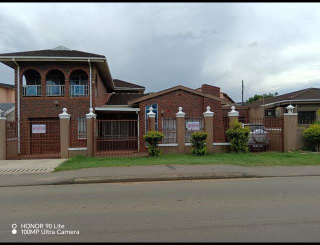 5 BEDROOM HOUSE FOR SALE IN PALMVIEW